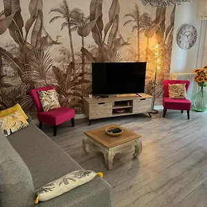 Gorgeous 2 Bedrooms Apartment Nice