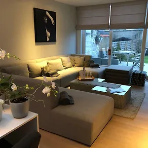 Apartment Cosy Comfort Modern Couple Privacy Walking Distance Center Kitchen Terrace Garden, Bruges